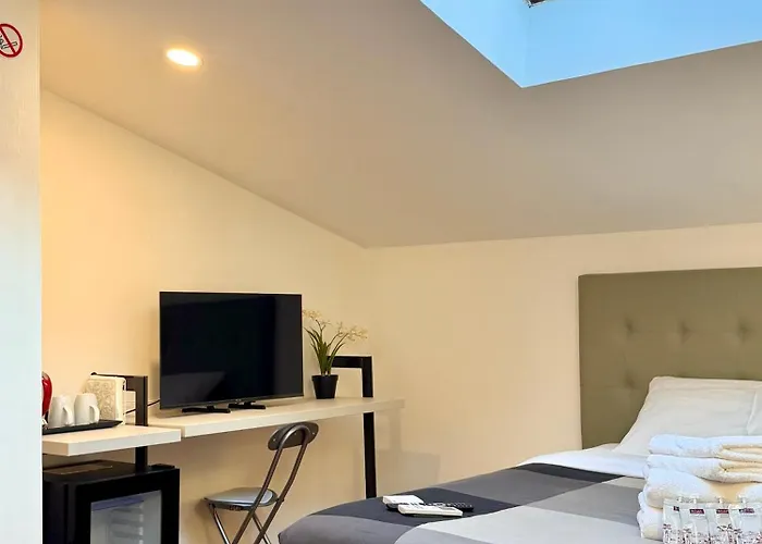 Attic Garden 4*